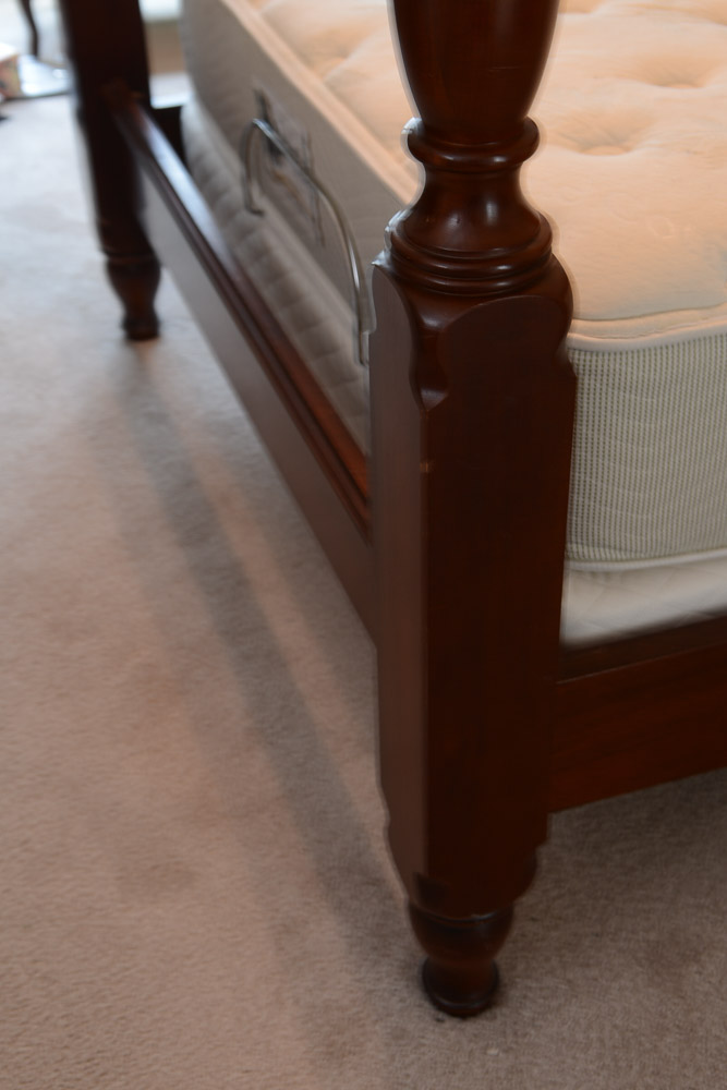 Crescent Furniture Pineapple Planters Poster Bed