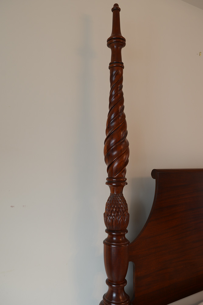 Crescent Furniture Pineapple Planters Poster Bed