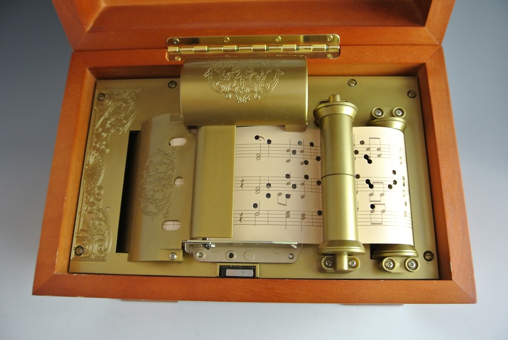 Mr. Christmas "Music in Motion" Wood Music Box