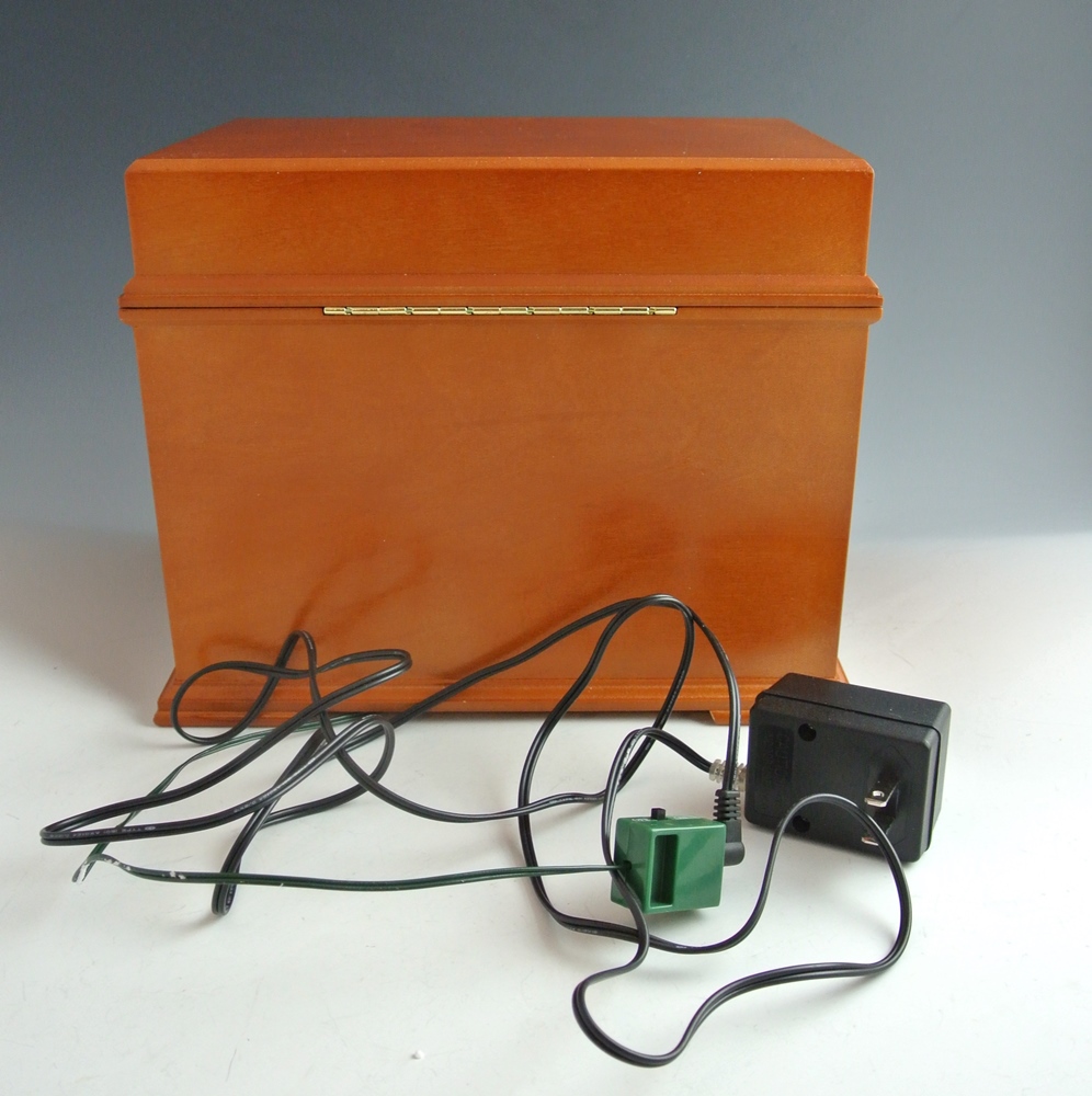 Mr. Christmas "Music in Motion" Wood Music Box