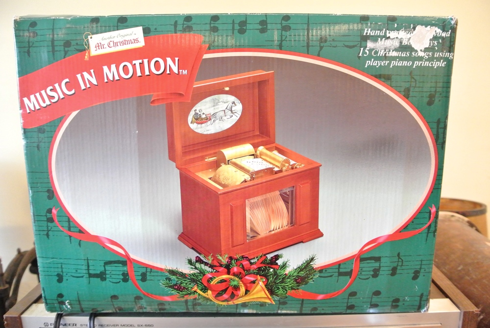 Mr. Christmas "Music in Motion" Wood Music Box