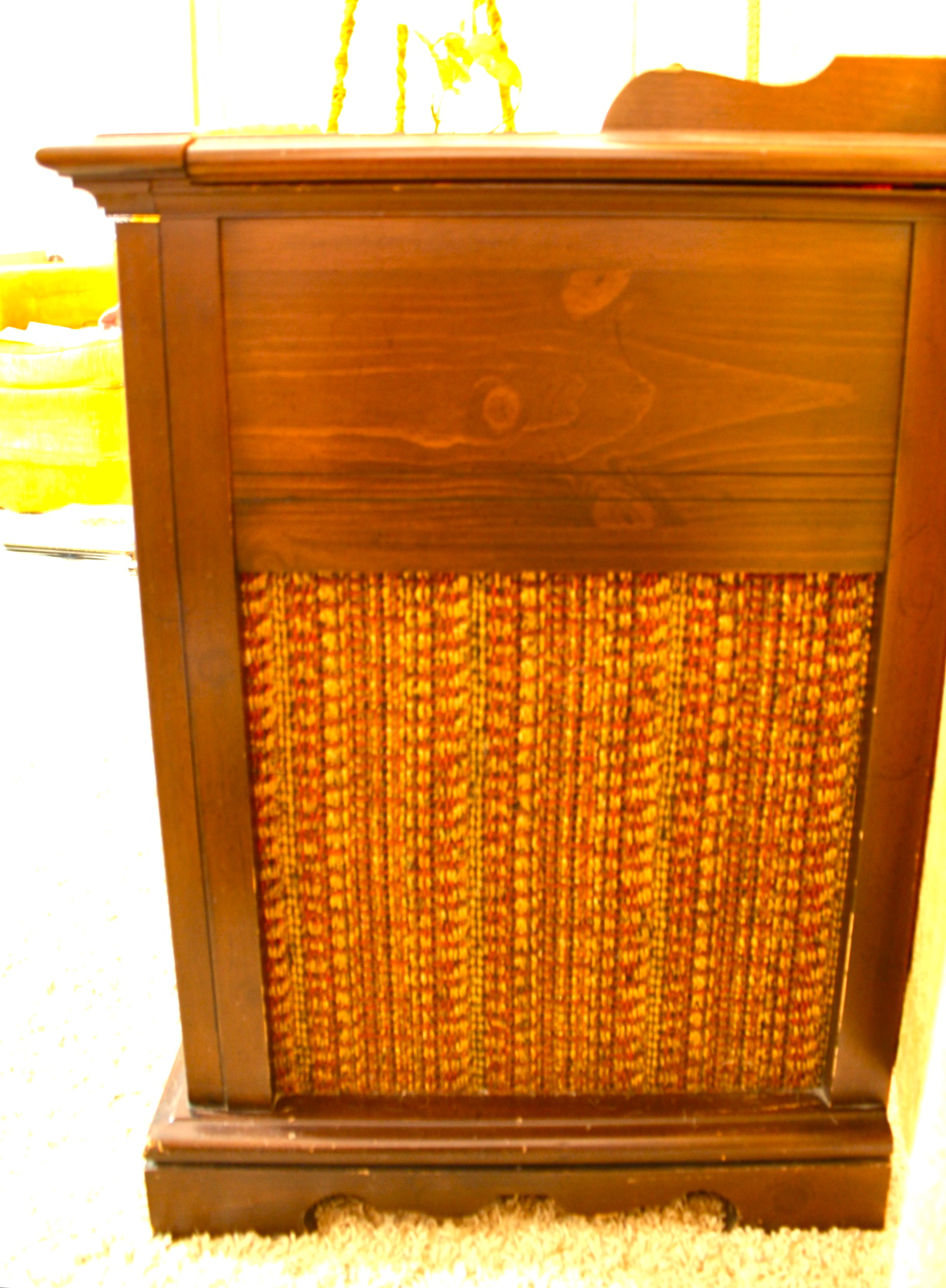 Vintage Magnavox Stereo Turntable Console