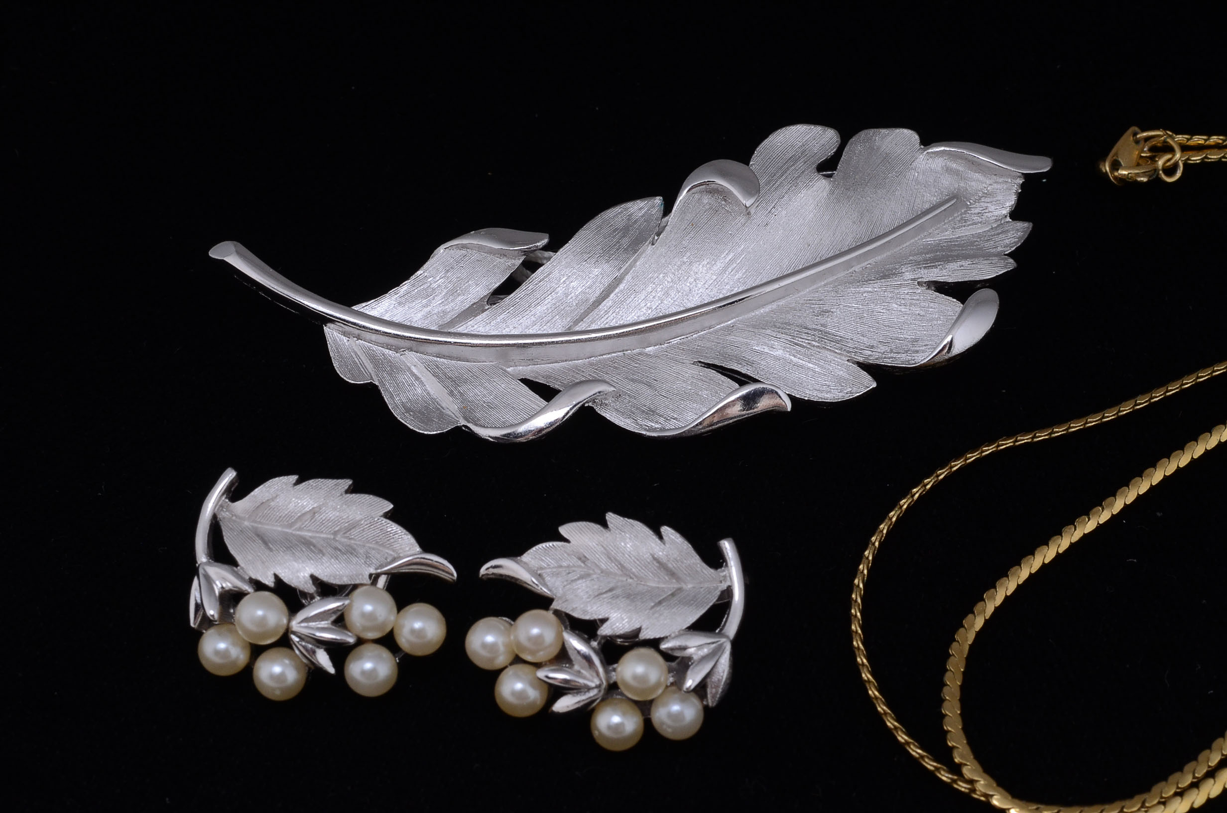 Vintage Trifari Foliate Jewelry