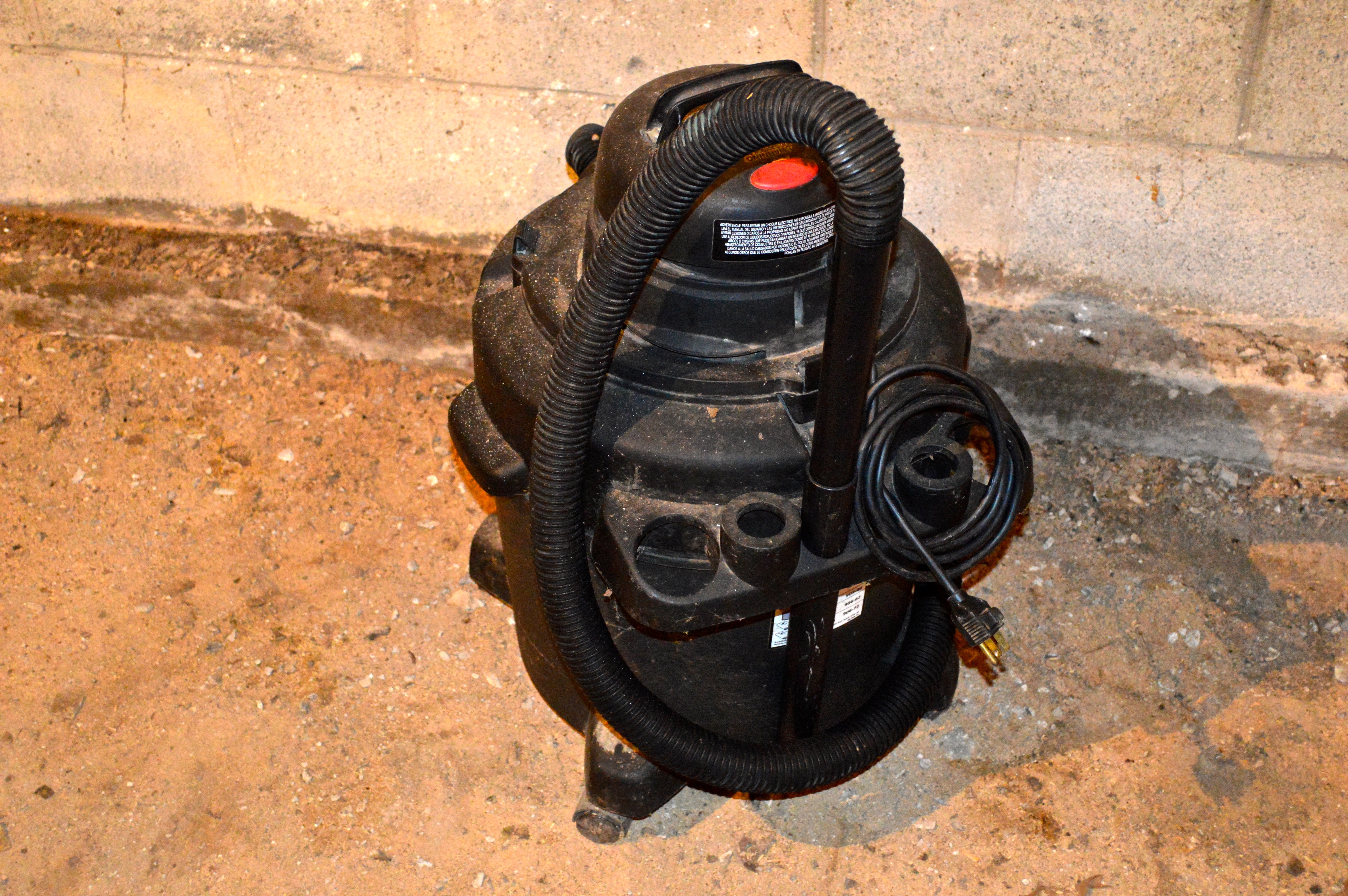 QSP Quiet 12-Gallon Shop-Vac