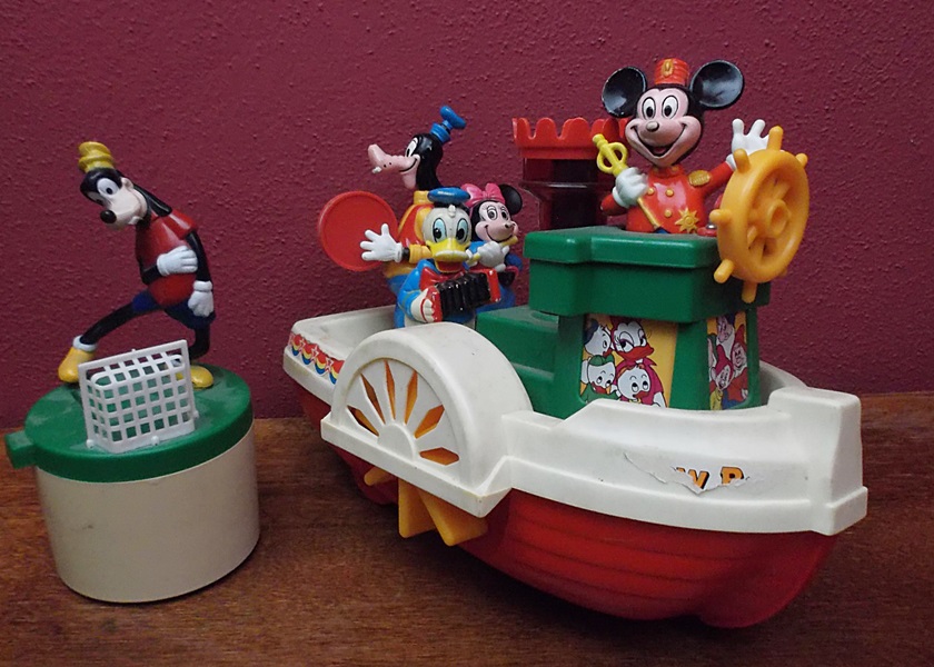 1981 Playworld Disney Showboat Toy