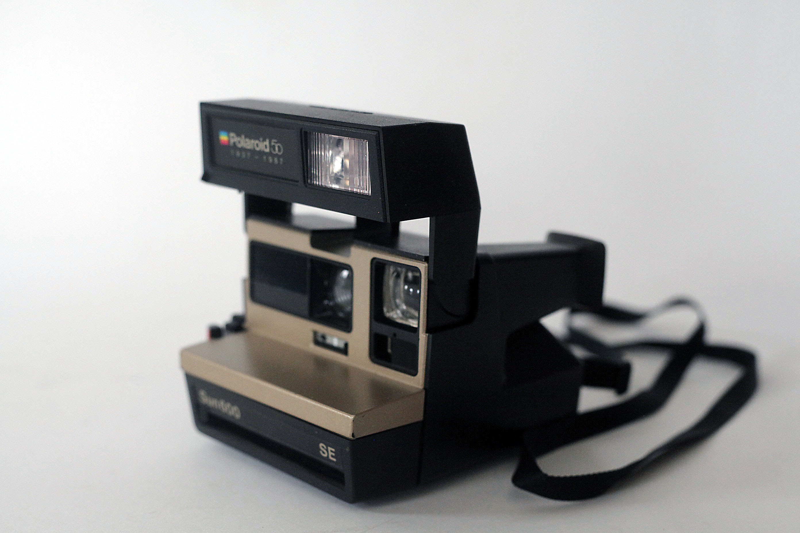 Polaroid Sun 600 SE Camera