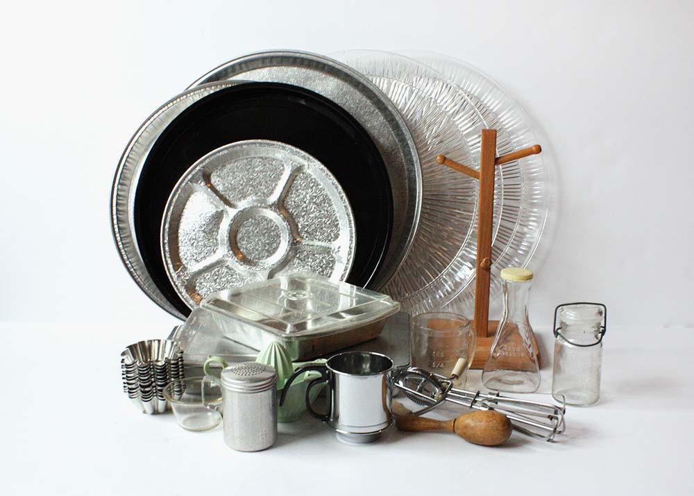 Assortment of Kitchen Items