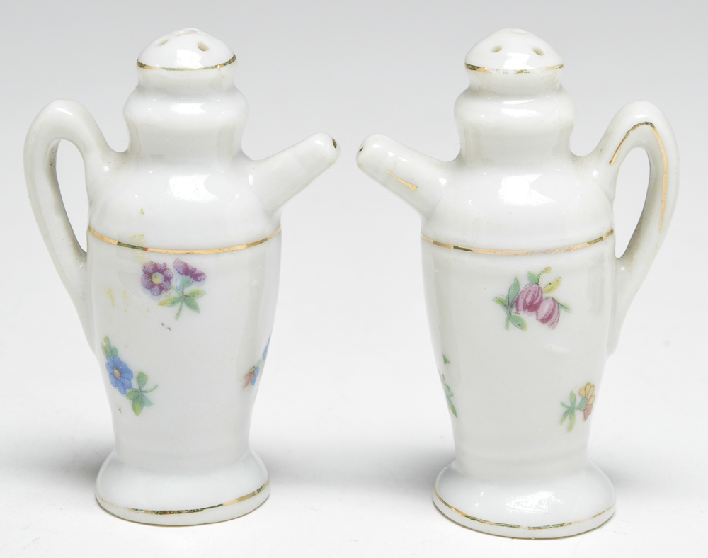 Lot of Vintage Collectible Salt and Pepper Shakers