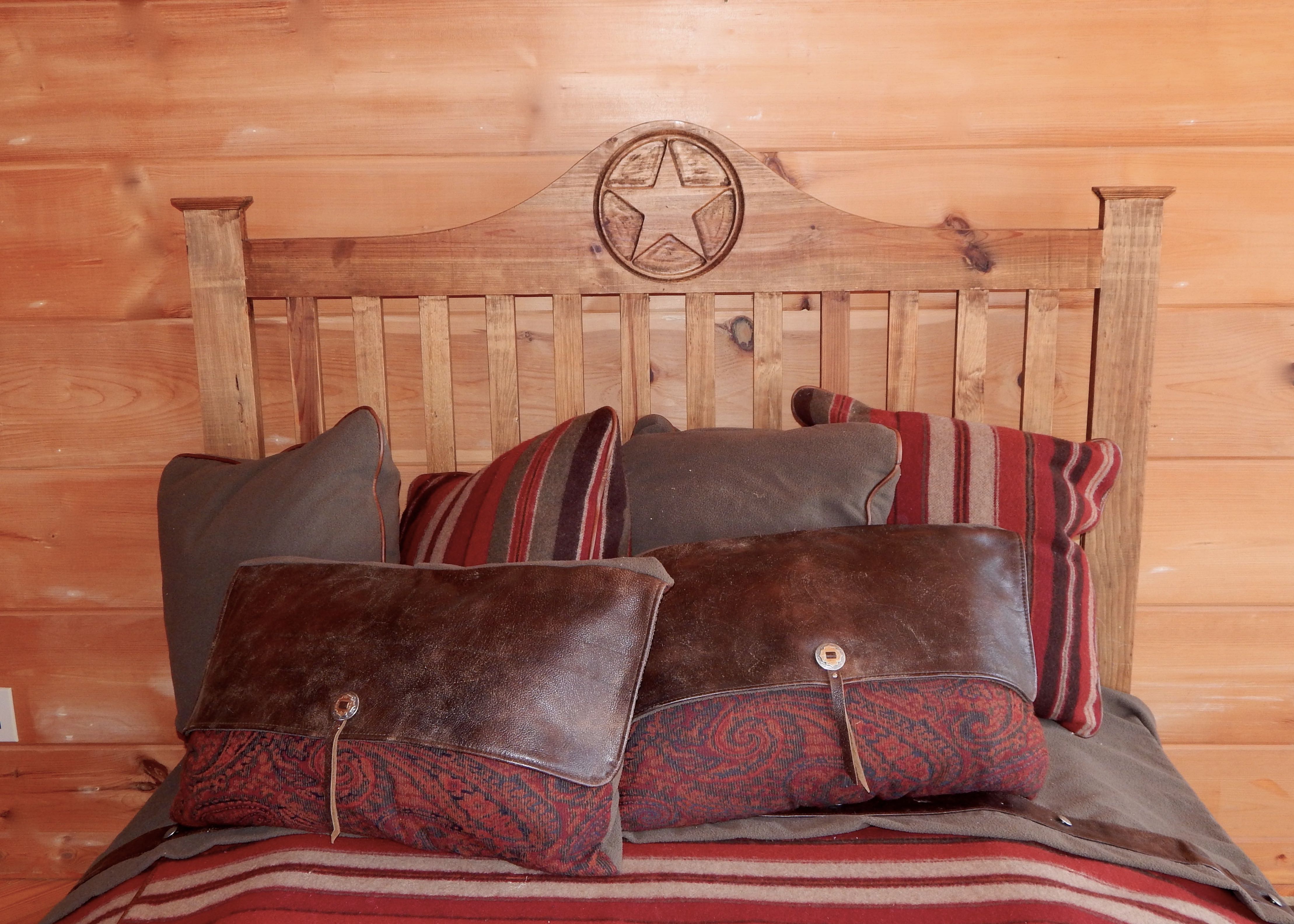 Rustic Pine Texas Star Bed