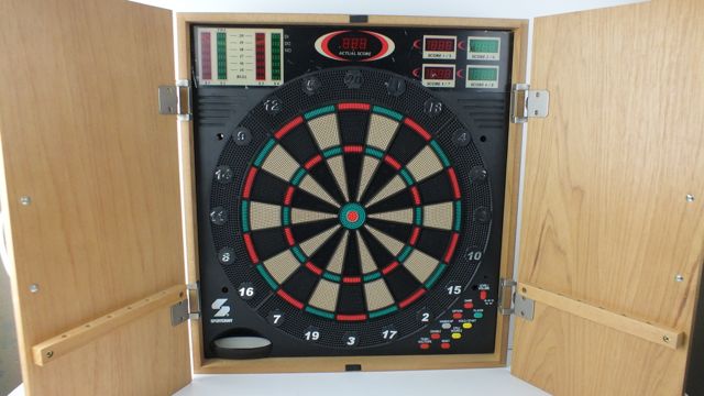 Sportcraft Electronic Dartboard And Matttroy