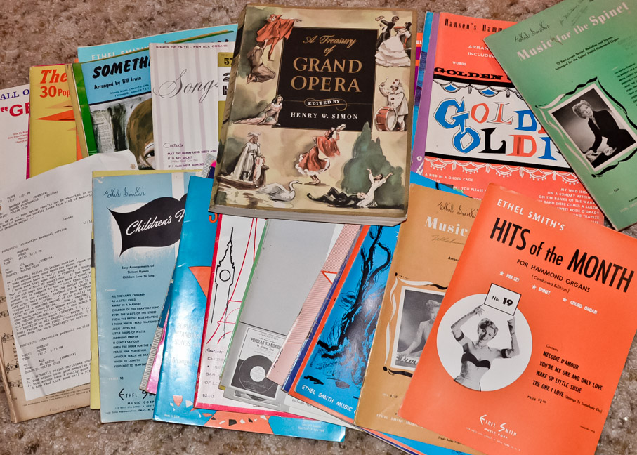 Vintage Organ and Piano Music