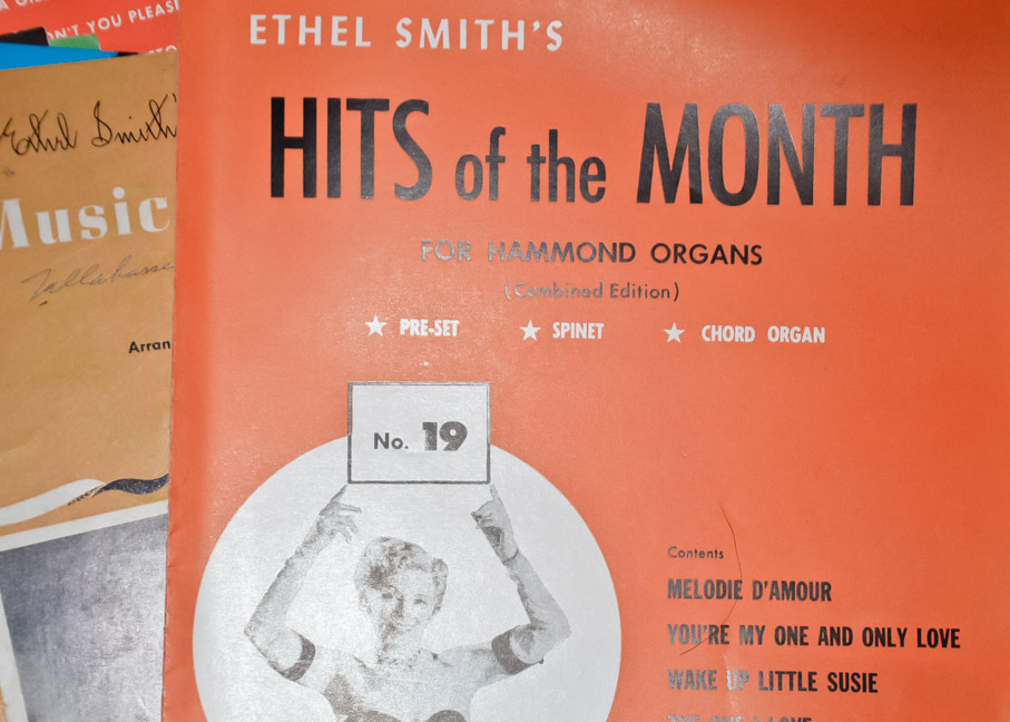 Vintage Organ and Piano Music