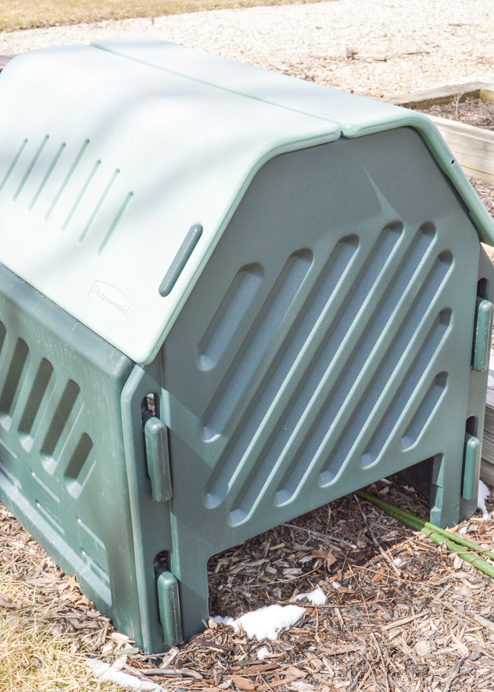 Rubbermaid Composting Bin