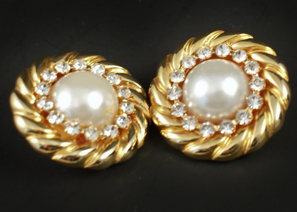 Large Lot of Faux Pearl Jewelry