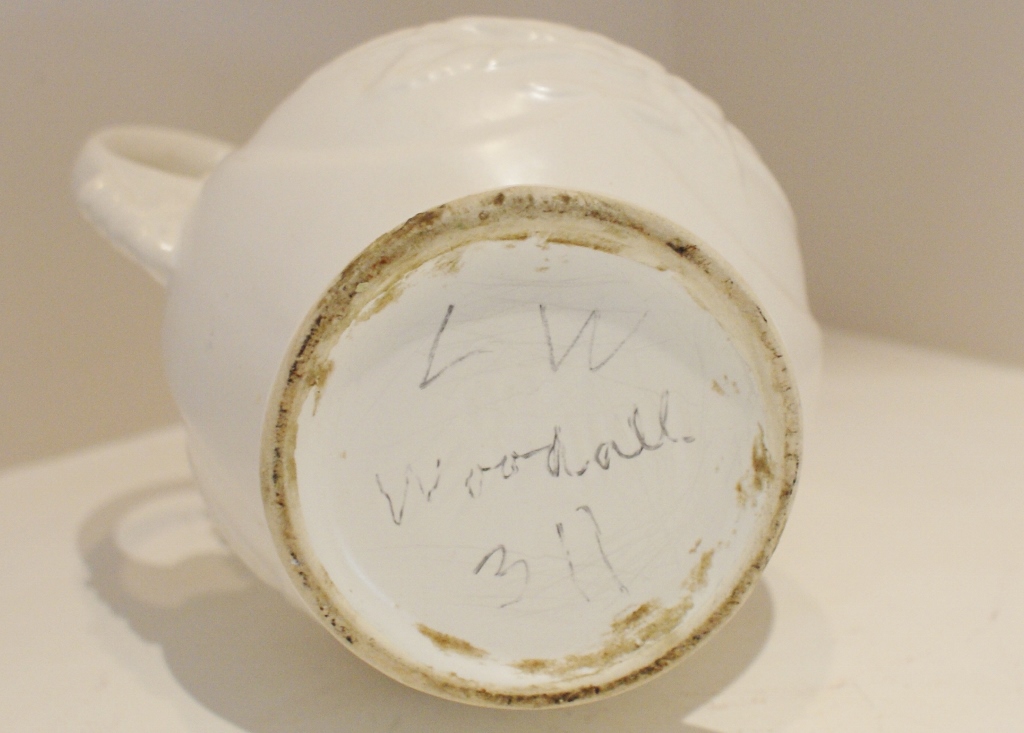 Six Pieces of Enamel Wear and Pottery, Hull and Wedgwood