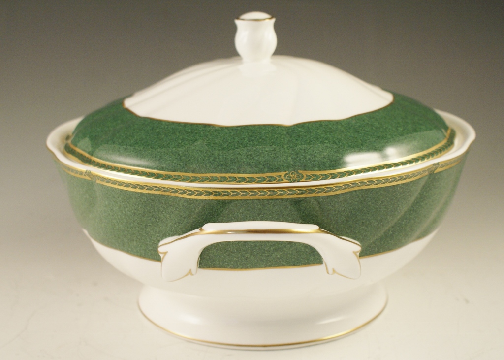 Wedgwood "Crown Emerald" Bone China