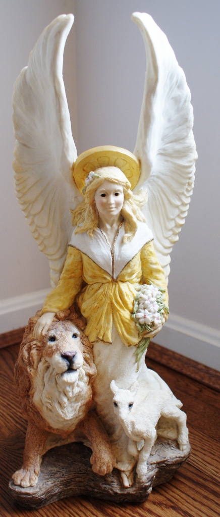 Pair of United Designs Resin Angel Statues