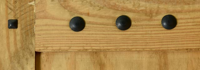 Distressed Pine Screen