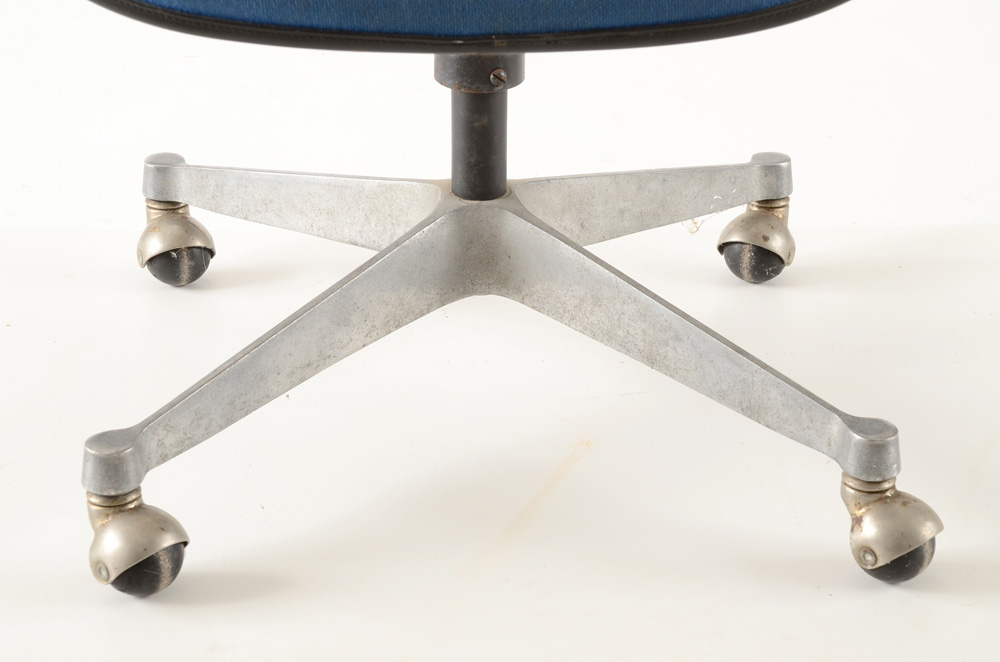 Herman Miller Mid-Century Molded Chair