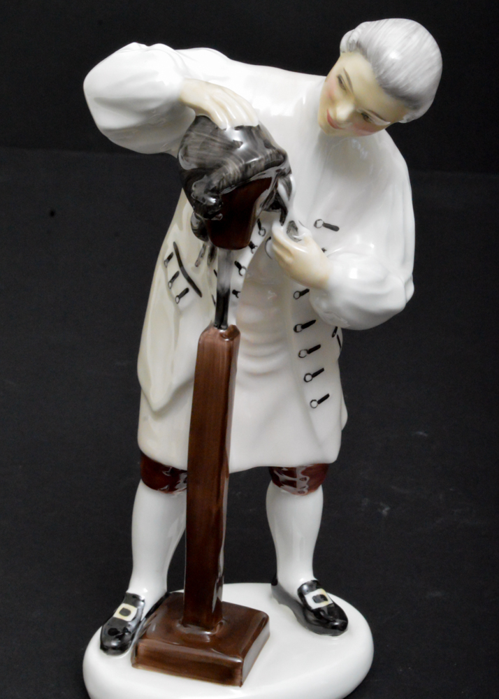 The Wigmaker of Williamsburg a Royal Doulton Figurine