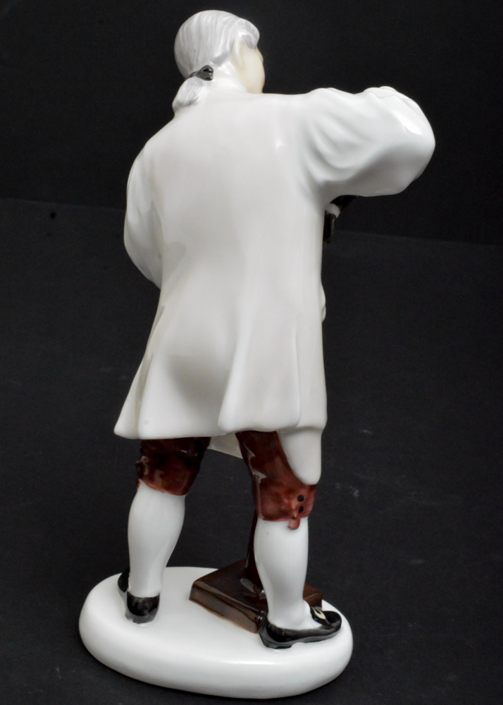 The Wigmaker of Williamsburg a Royal Doulton Figurine