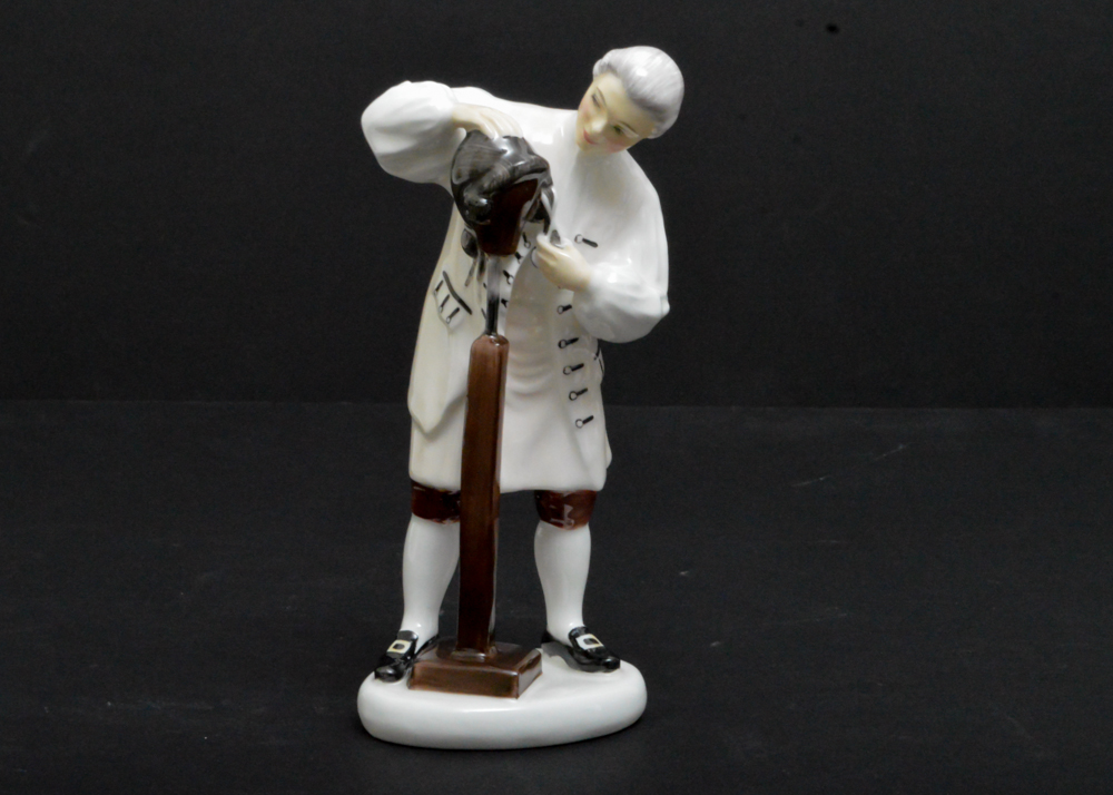 The Wigmaker of Williamsburg a Royal Doulton Figurine
