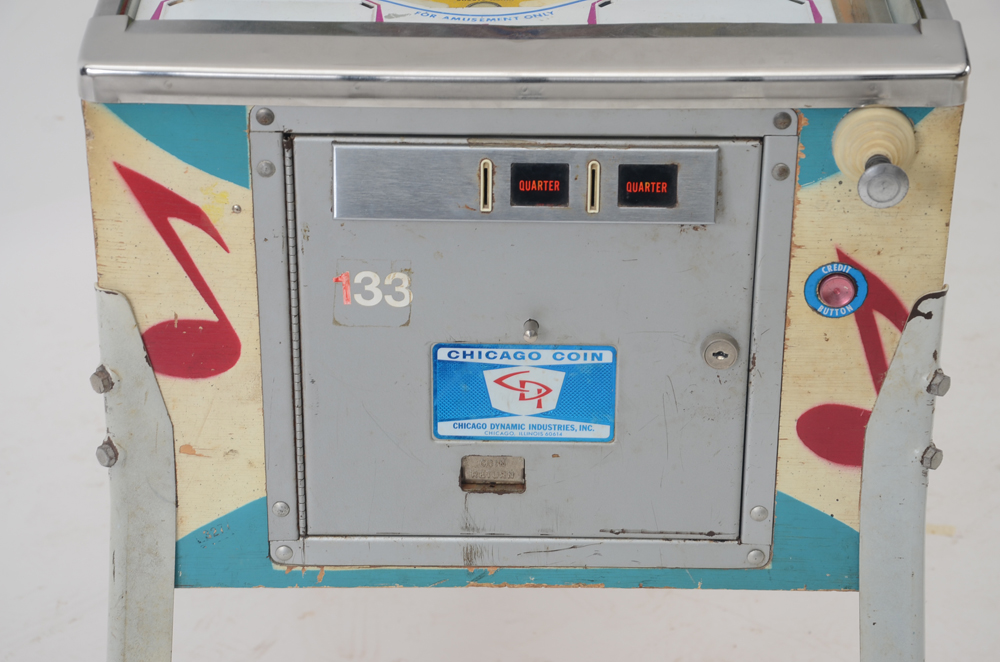 Vintage Chicago Coin Pinball Machine