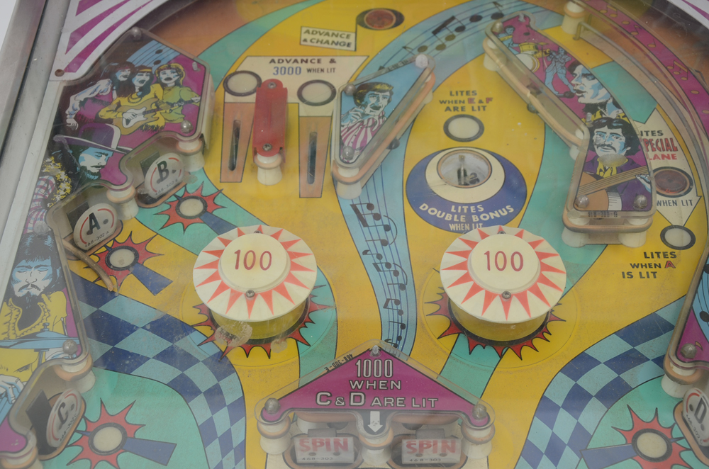 Vintage Chicago Coin Pinball Machine