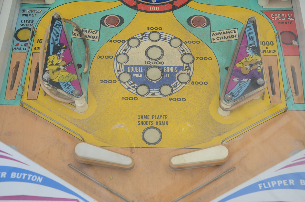 Vintage Chicago Coin Pinball Machine