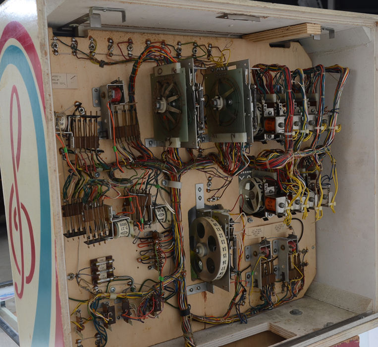 Vintage Chicago Coin Pinball Machine