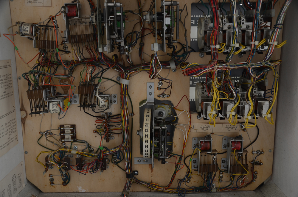 Vintage Chicago Coin Pinball Machine