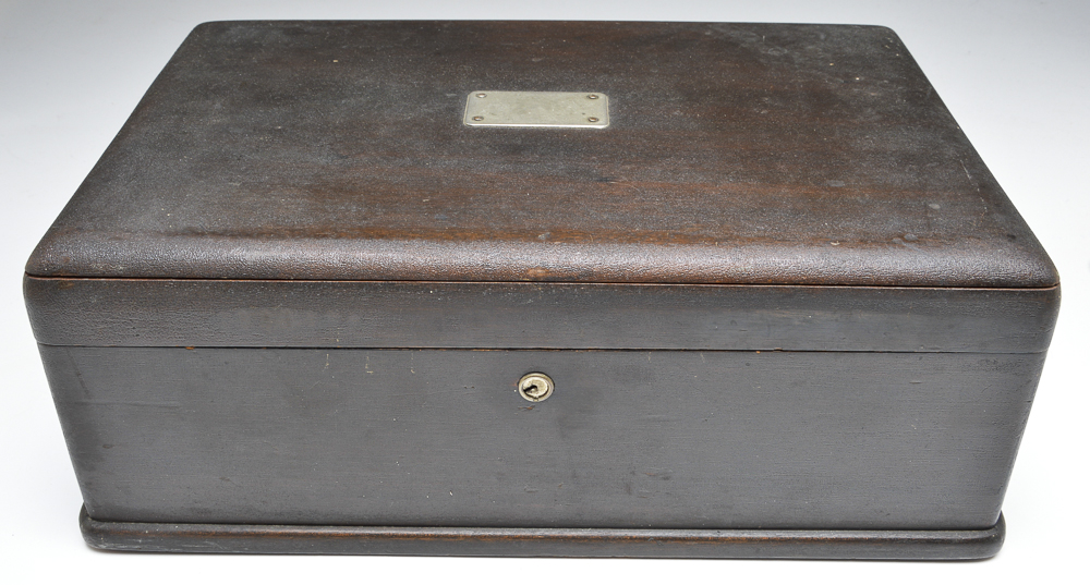 Vintage Bakelite and Plastic Poker Set