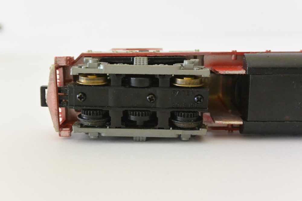 HO Guage Silver Streak Engine and Caboose