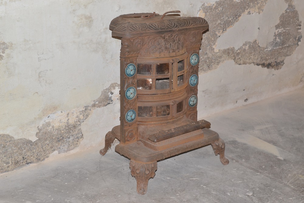 Wm. Resor & Co. Cottage Franklin Parlor Stove with Tiles
