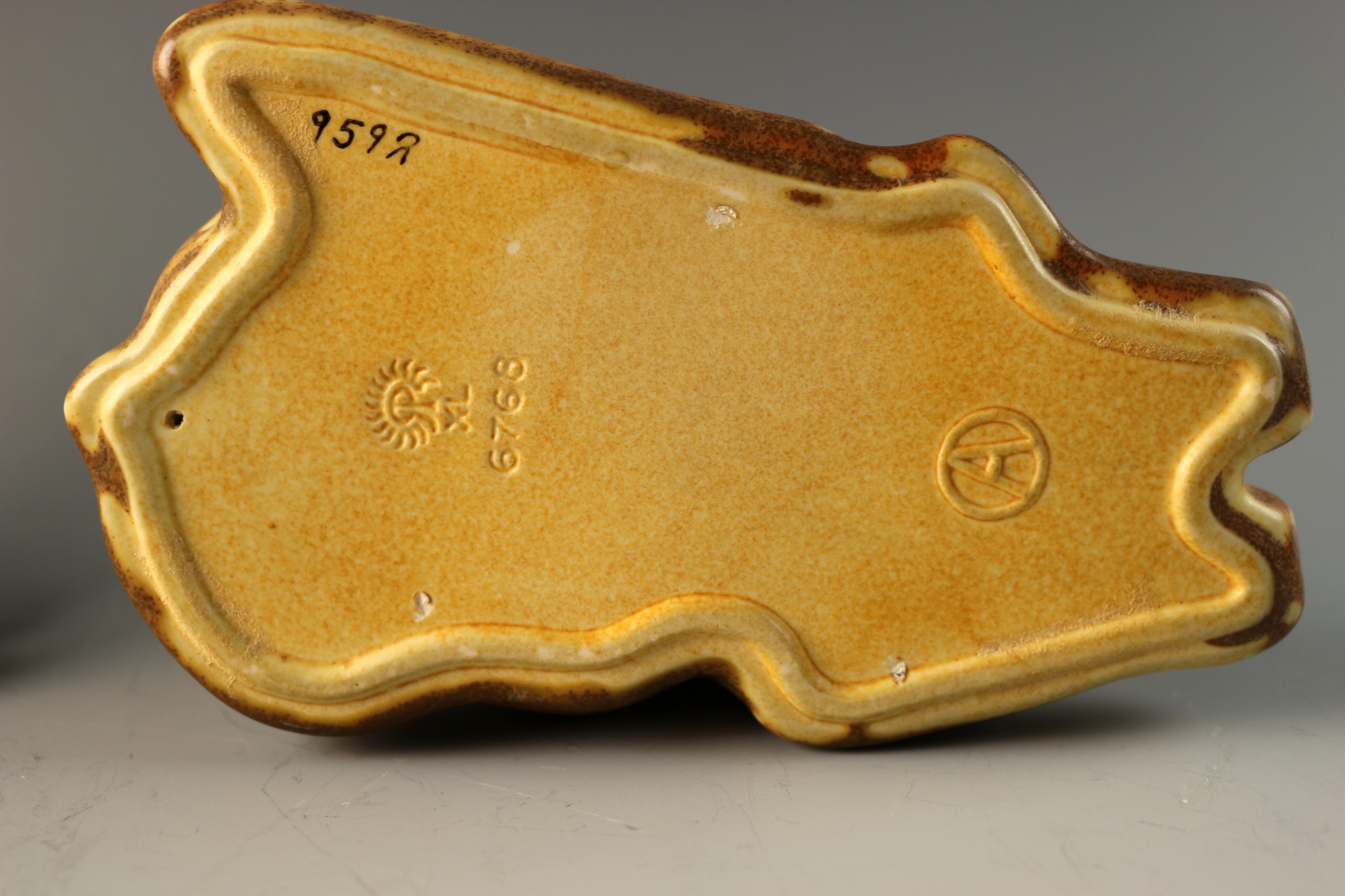 Rookwood Giraffe Bookends #6768 by Artist Louise Abel