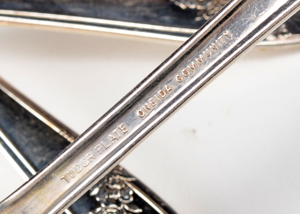 Oneida Tudor Plate "Queen Bess II" Flatware