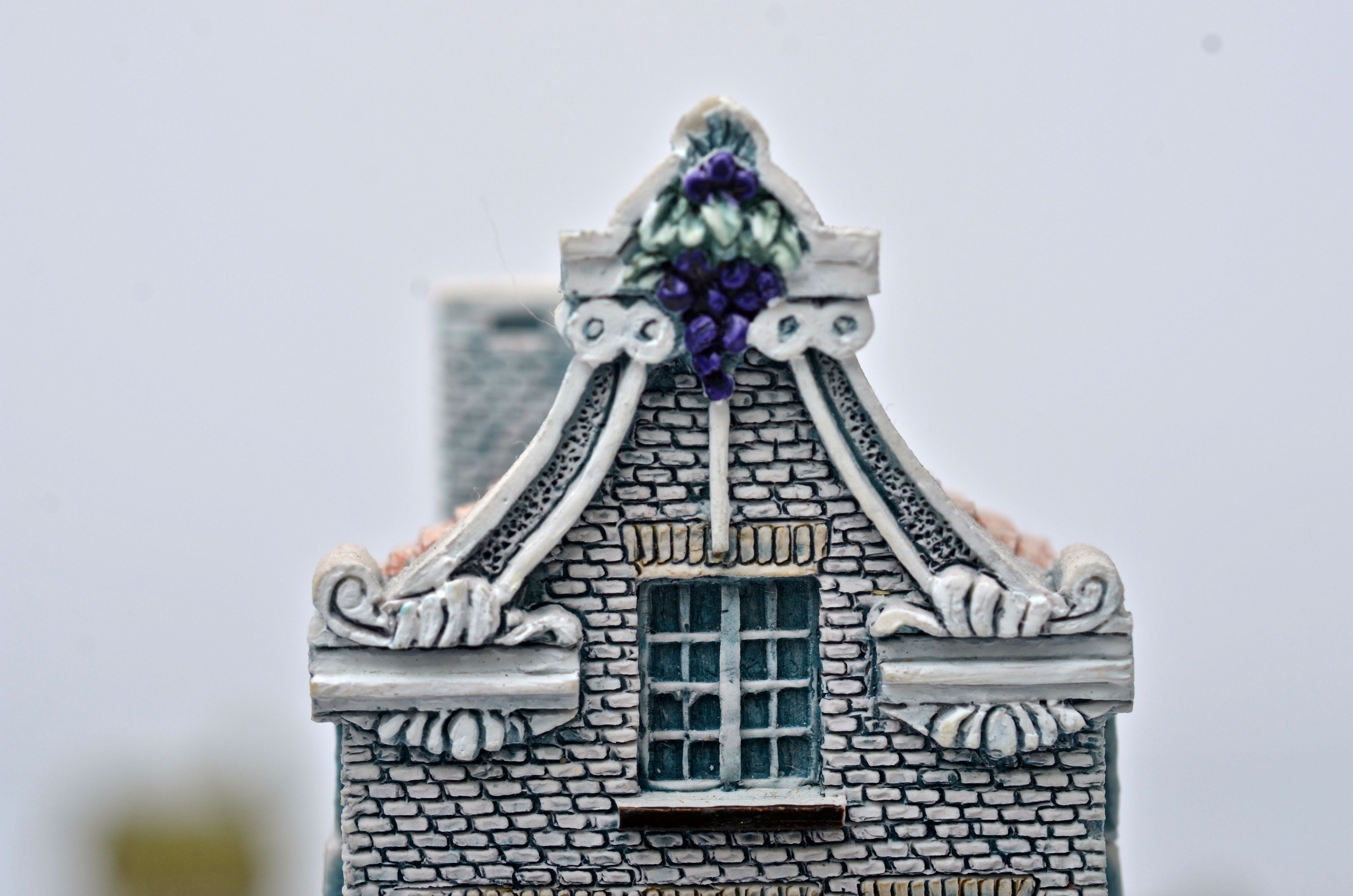 A Collection of Lilliput Lane Collectibles