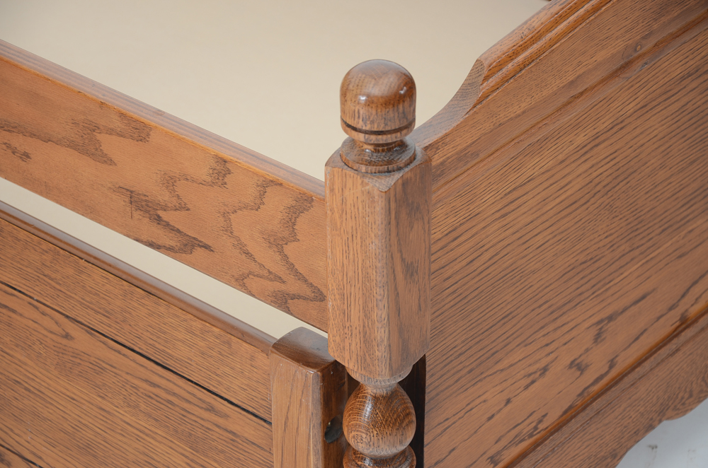 Young Hinkle Oak Twin Trundle Bed