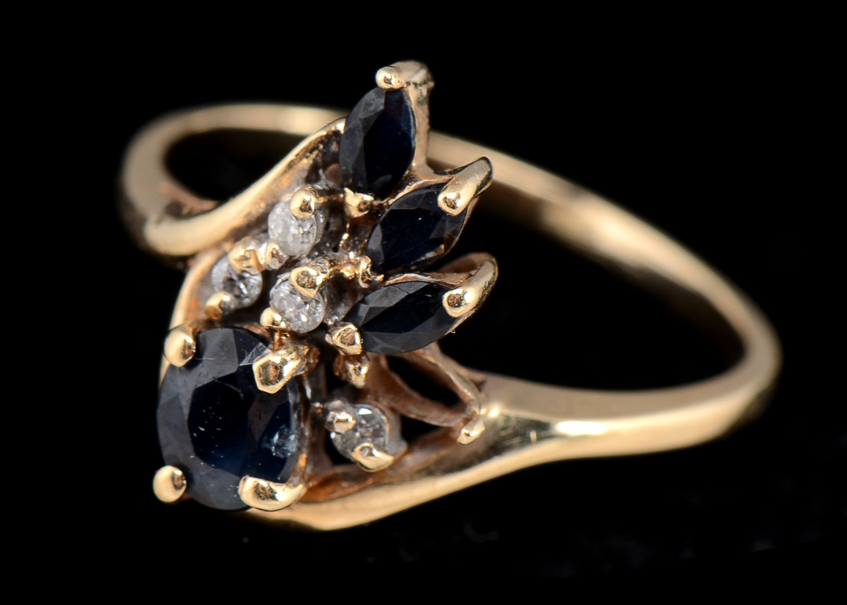 14K Gold Blue Sapphire and Diamond Ring