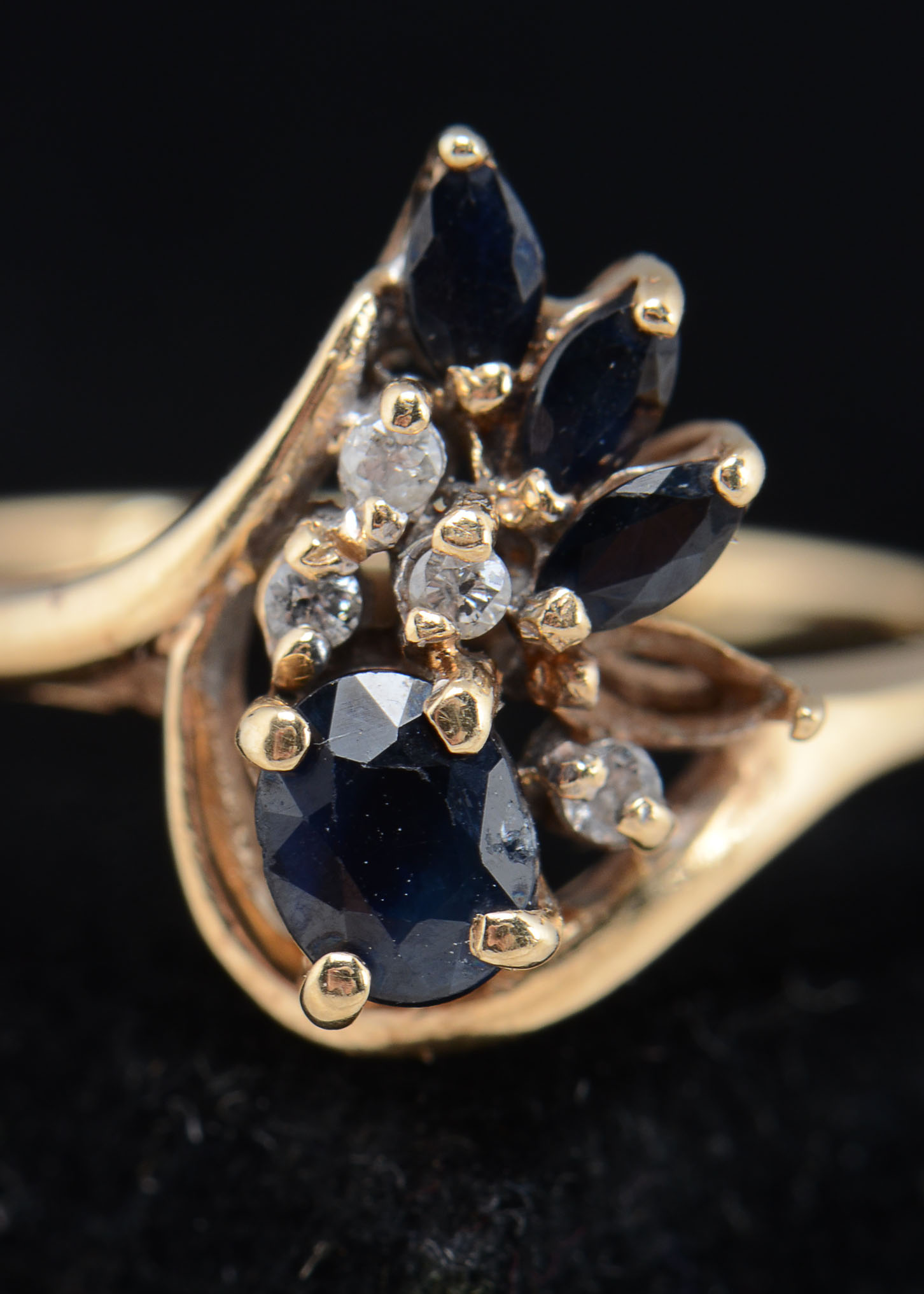 14K Gold Blue Sapphire and Diamond Ring