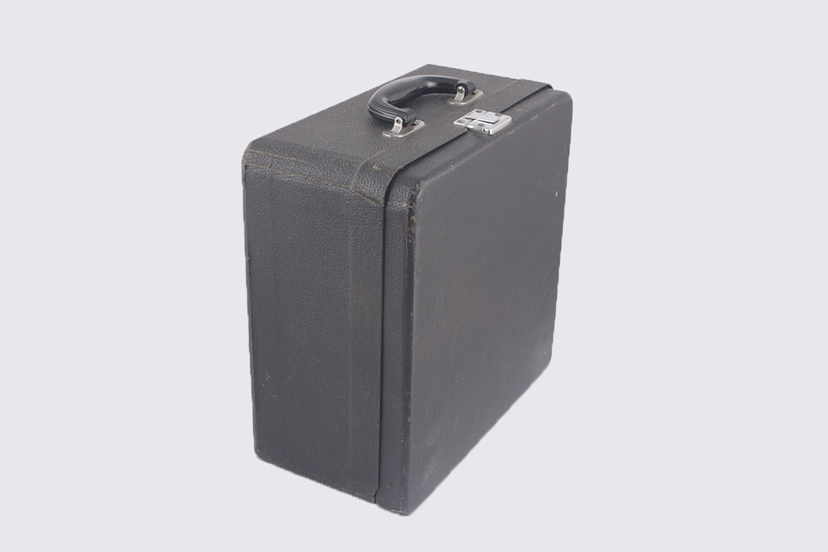 Vintage Royal Deluxe Manual Typewriter