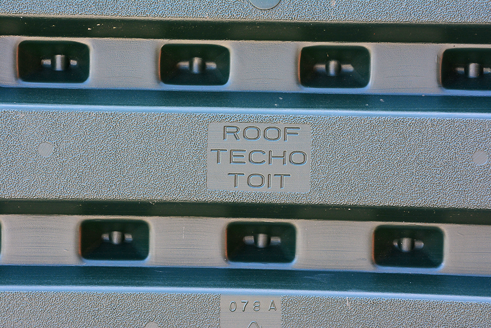 Large Rubbermaid Outdoor Storage Bin