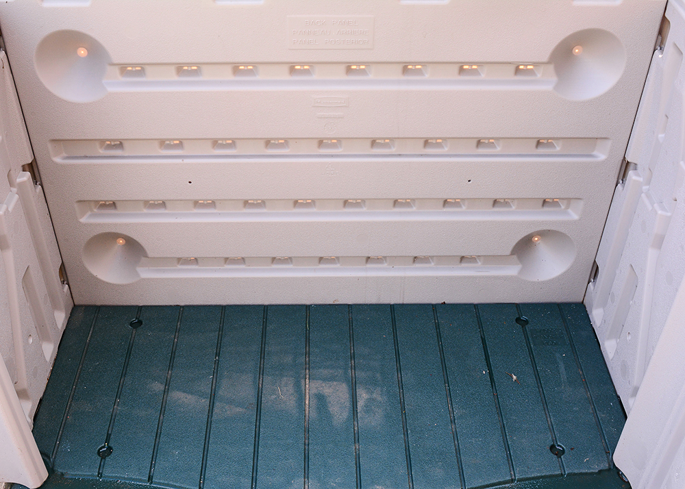 Large Rubbermaid Outdoor Storage Bin