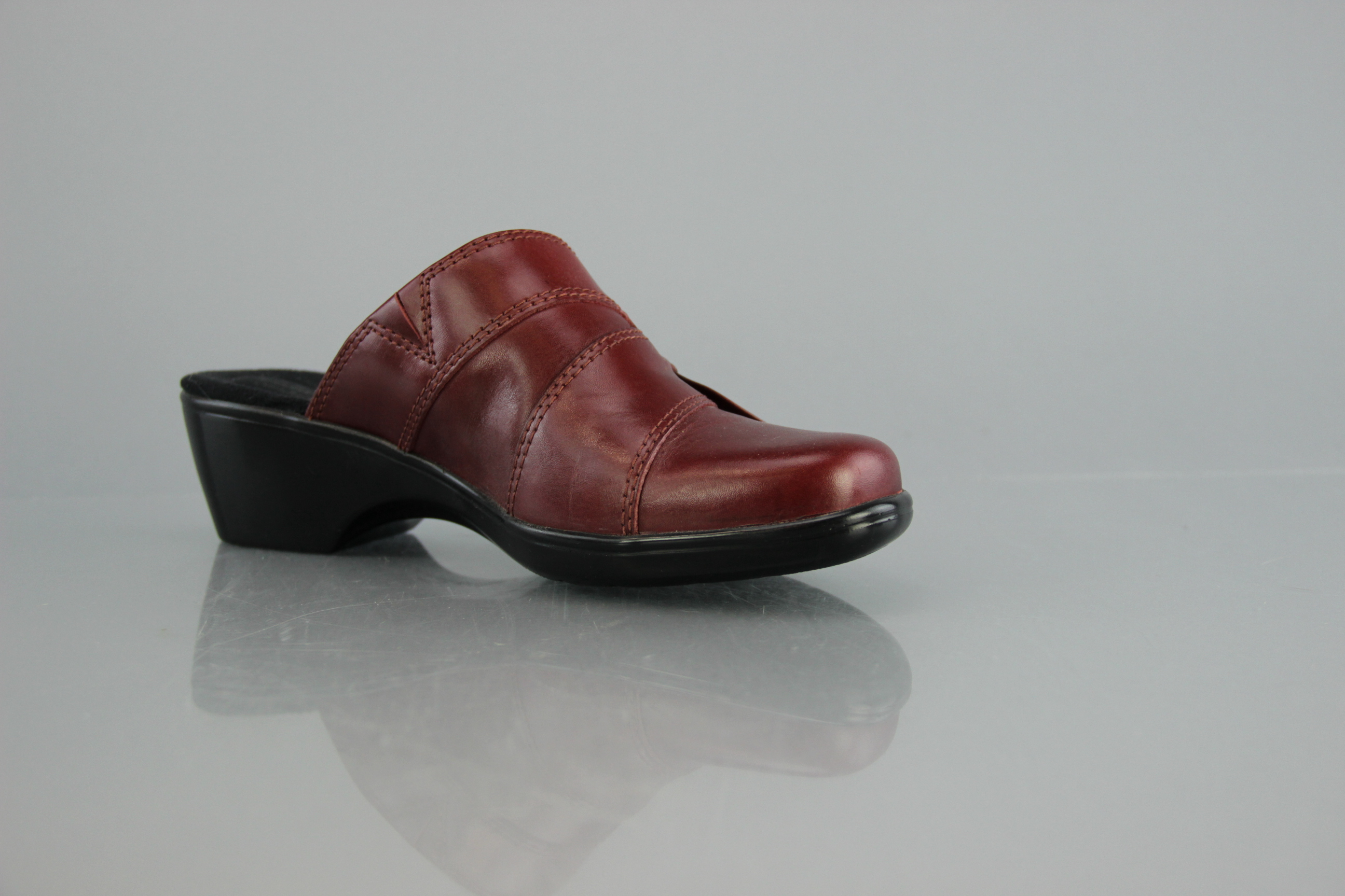 Two Pairs of Clarks "Bendables" Size 7 Women's Shoes