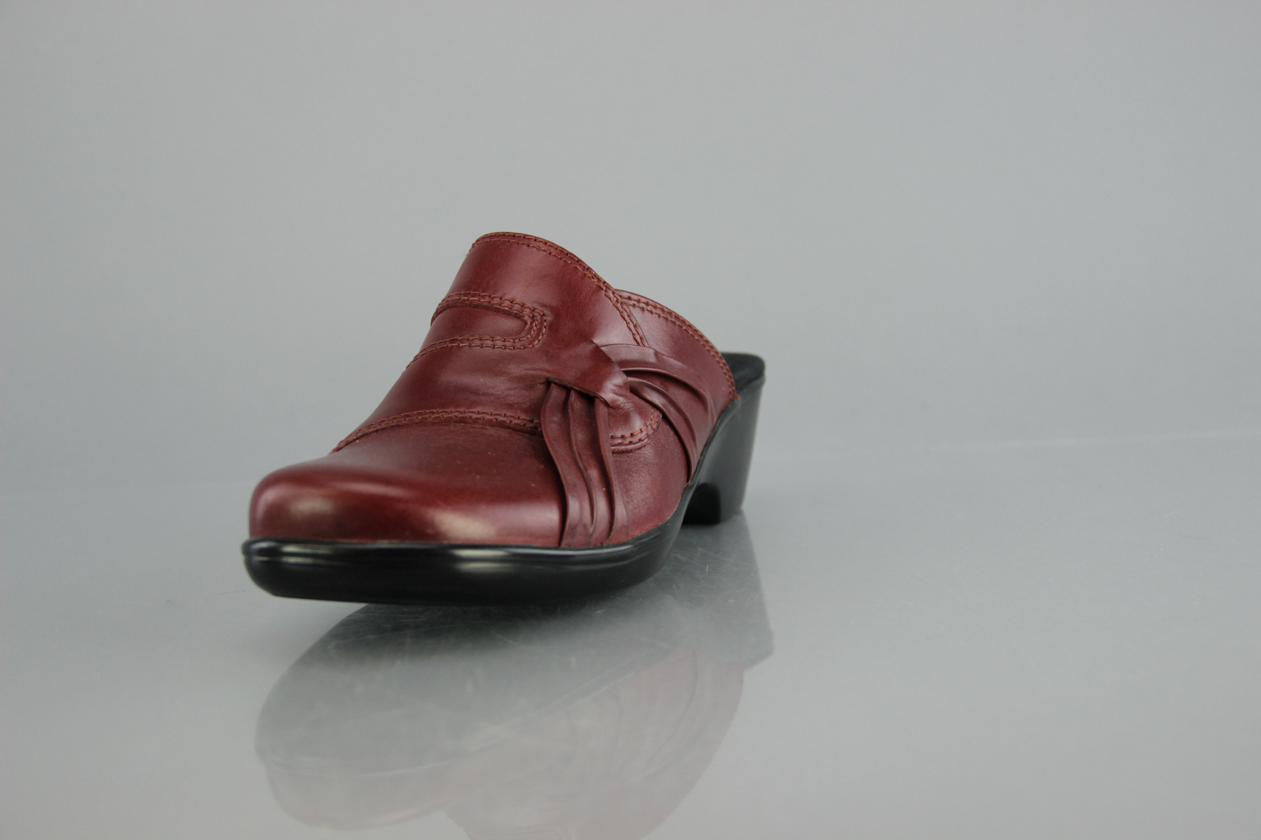 Two Pairs of Clarks "Bendables" Size 7 Women's Shoes