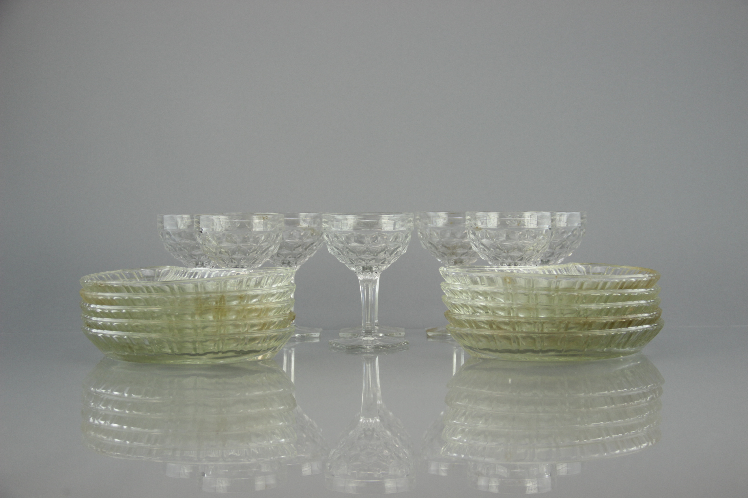 Eighteen-Piece Dessert Dish Collection