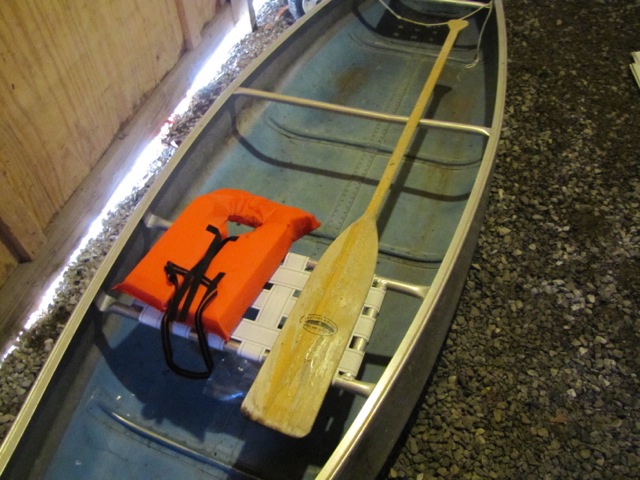 Aluminum AeroCraft Canoe With Accesories
