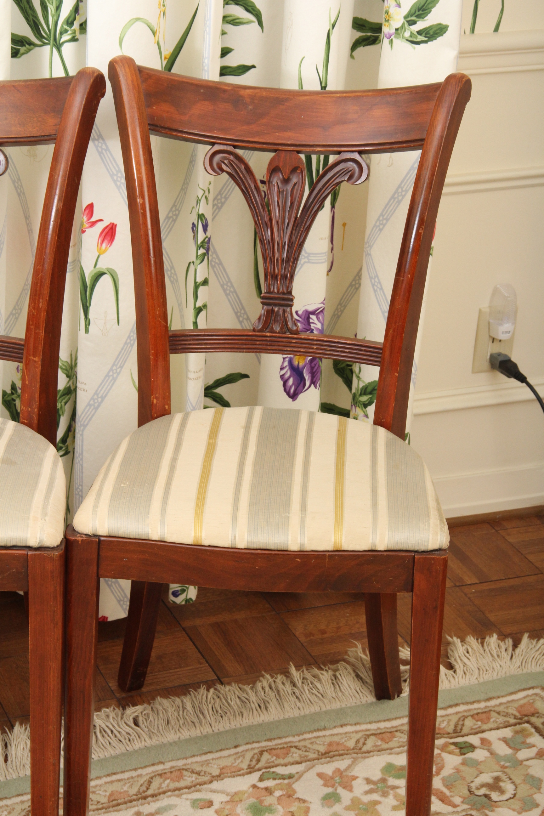 Duncan Phyfe Style Dining Room Table and Chairs