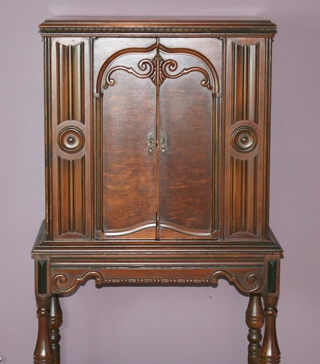 Cabinet on Stand