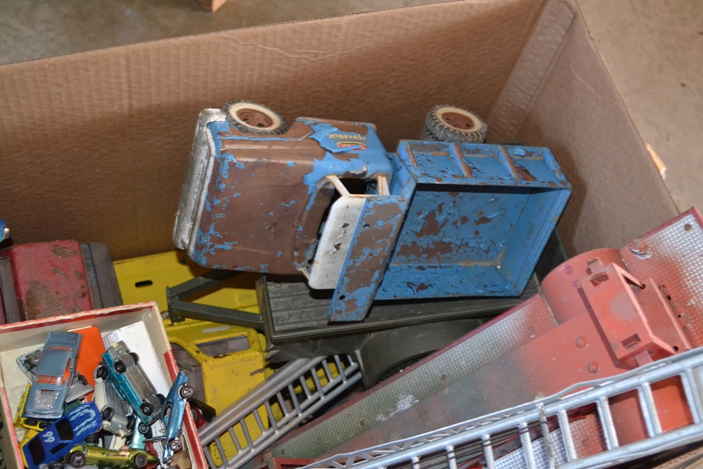 Mid 1930s Vintage Marx Streamliner Train Pieces